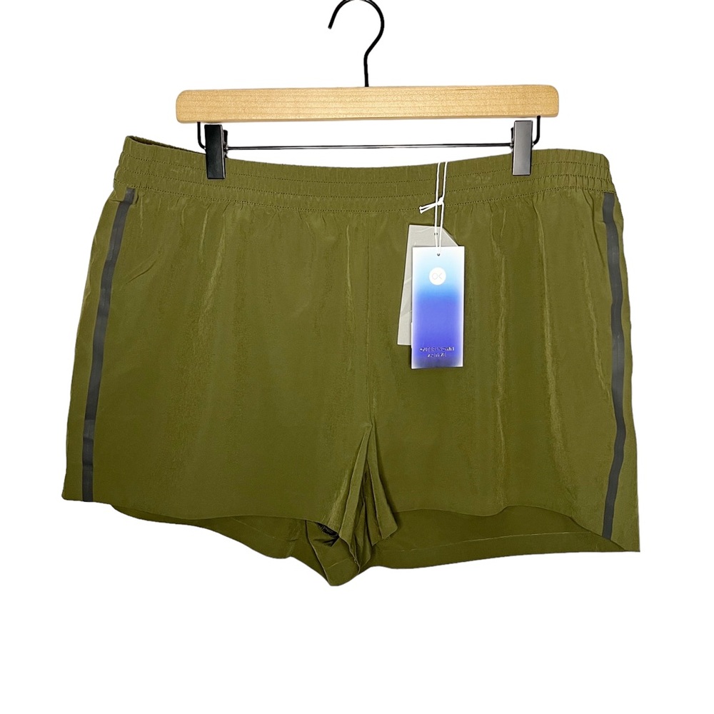 NWT NEW Outerknown High Rise Active OK Agility Shorts in Green XL